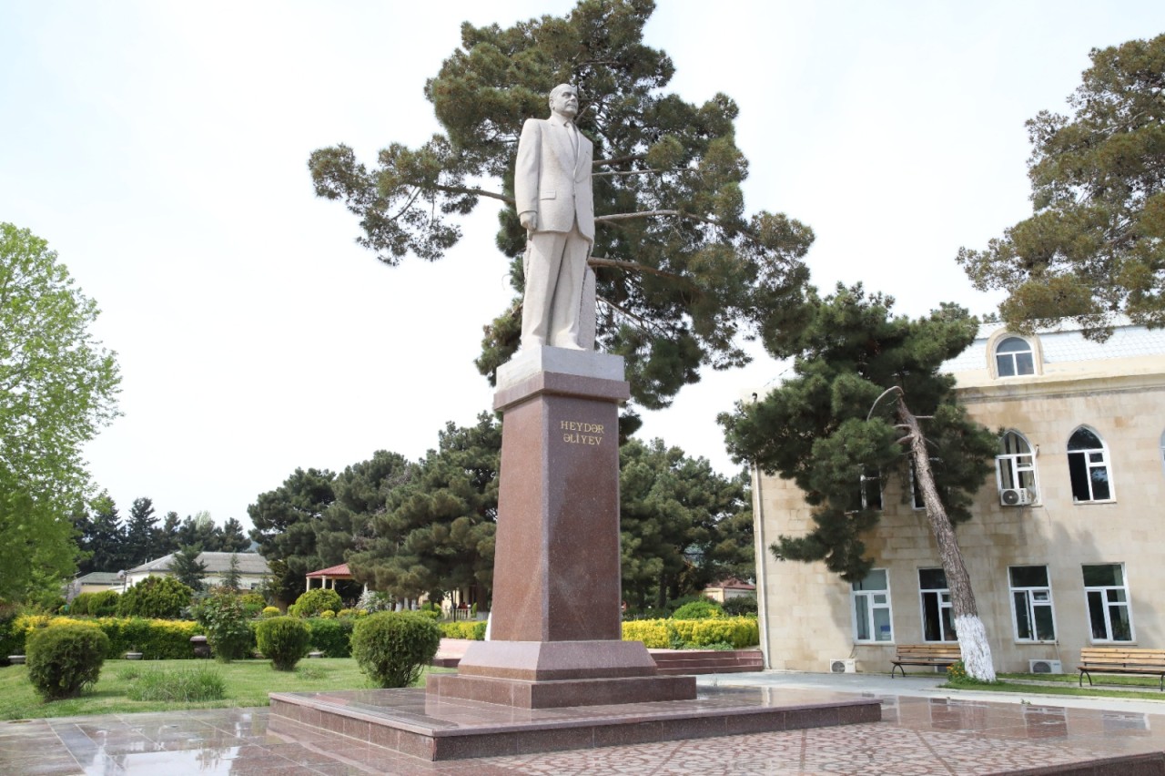 “Həmkardan həmkara qayğı ilə” sosial layihəsi davam edir - FOTOLAR